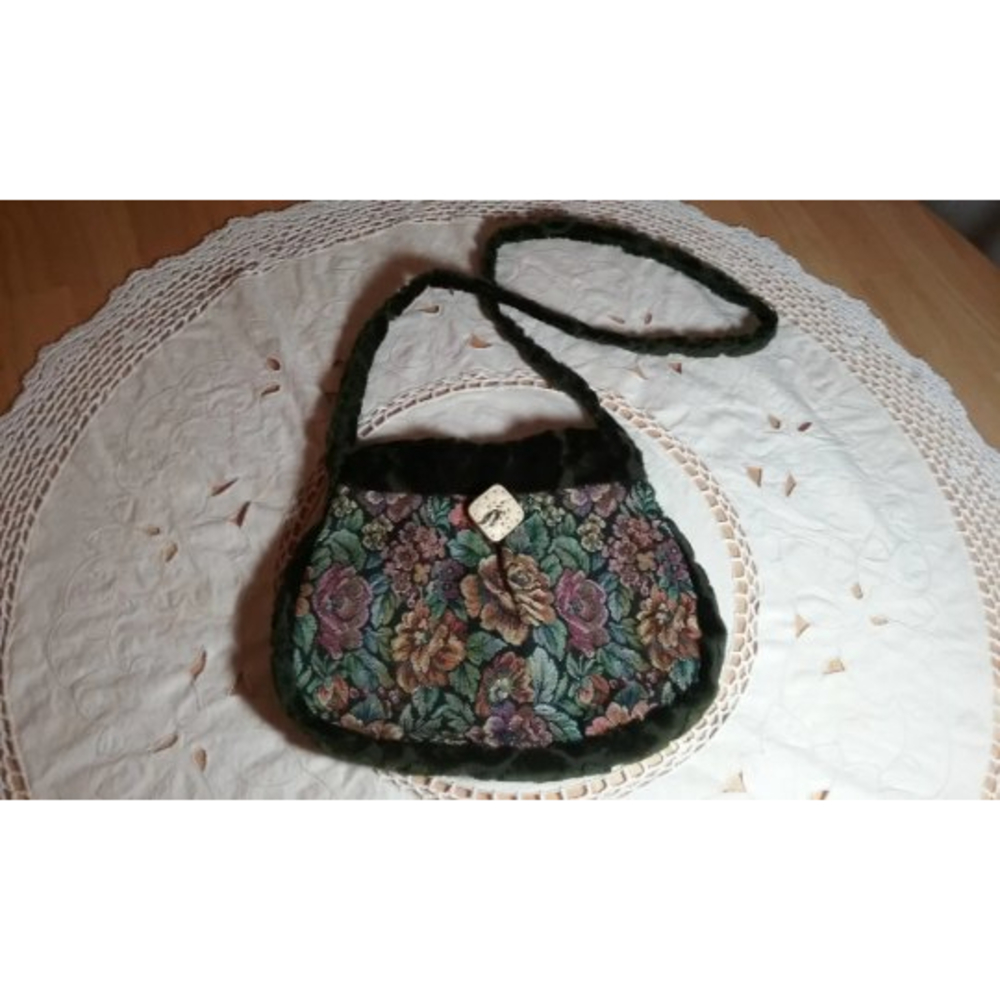 Veranda Wear Shoulder Bag Tapestry and Velvet